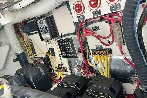 2008 Cruisers Yachts 39