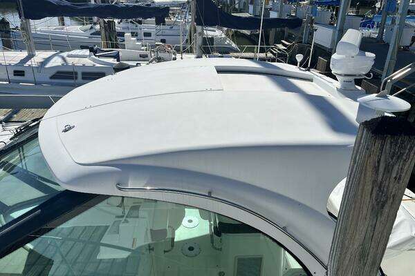 2008 Cruisers Yachts 39