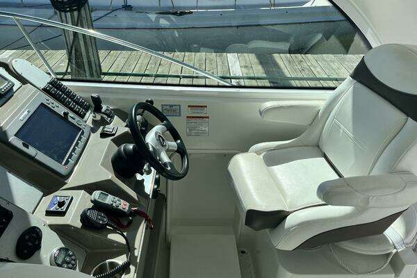 2008 Cruisers Yachts 39