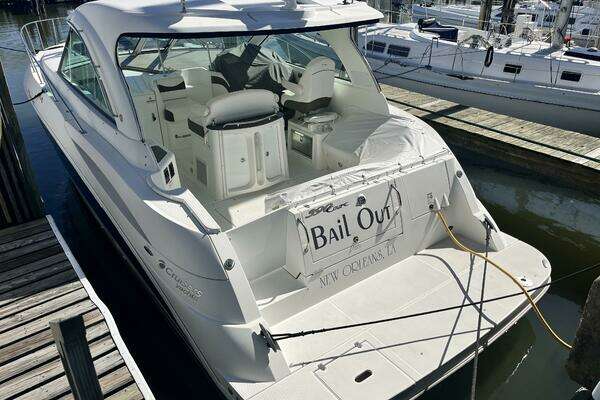 2008 Cruisers Yachts 39