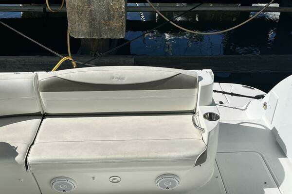 2008 Cruisers Yachts 39