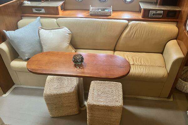 2008 Cruisers Yachts 39