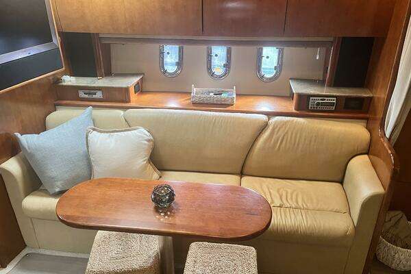 2008 Cruisers Yachts 39