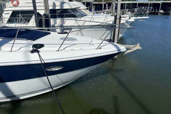 2008 Cruisers Yachts 39