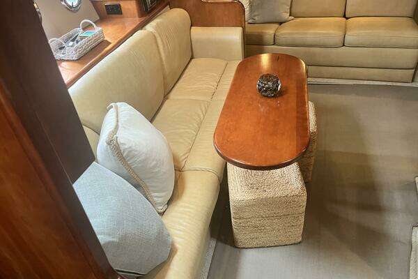 2008 Cruisers Yachts 39