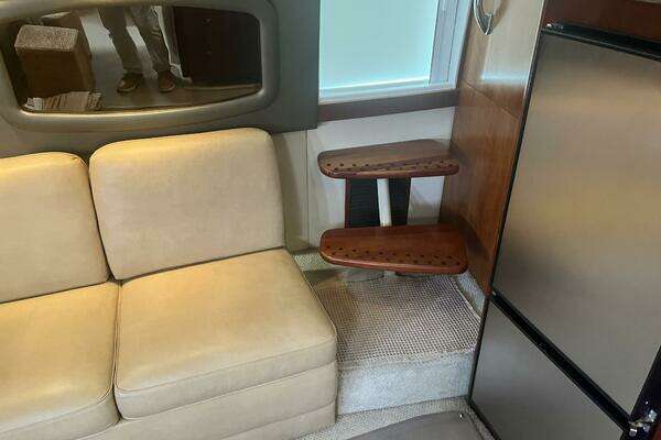 2008 Cruisers Yachts 39