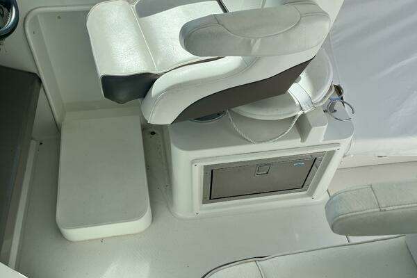 2008 Cruisers Yachts 39