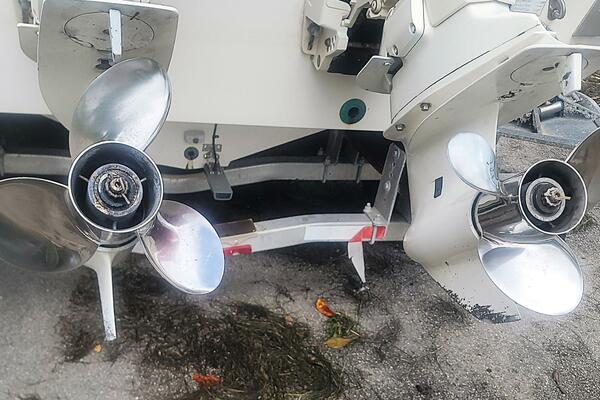 30ft Wellcraft Yacht For Sale