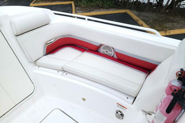 30ft Wellcraft Yacht For Sale