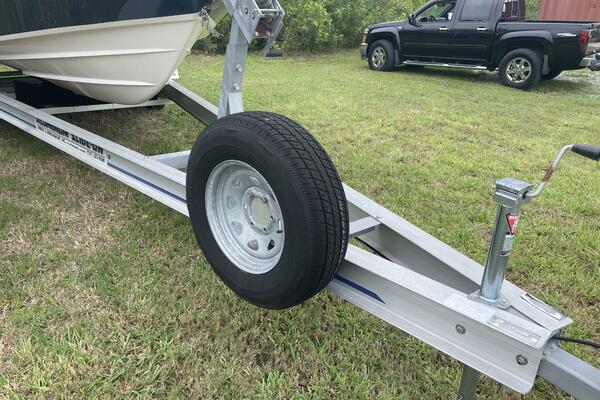 25ft Grady White Yacht For Sale