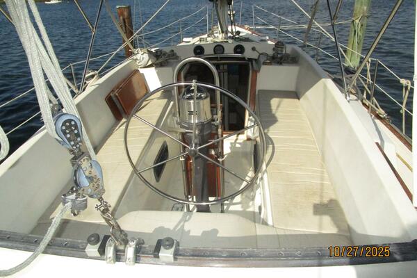 36' S2 cockpit forward