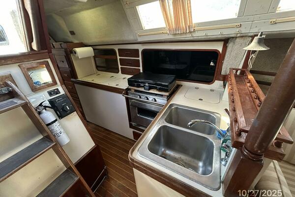 36' S2 galley