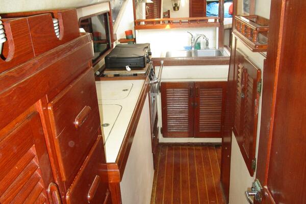 36' S2 aft companionway forward