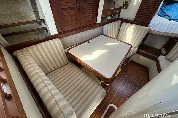 36' S2 salon port seating1