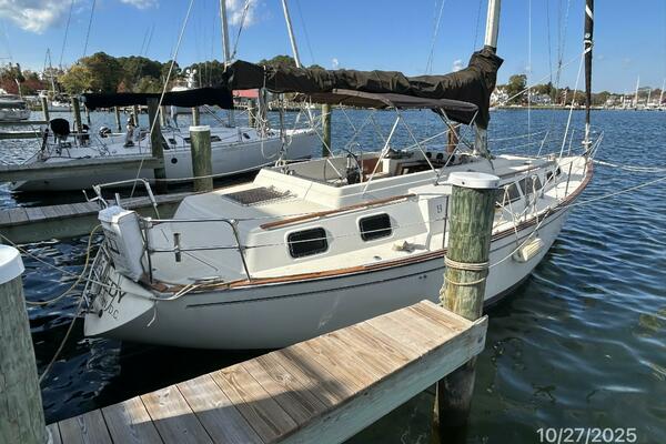 36' S2 starboard aft profile
