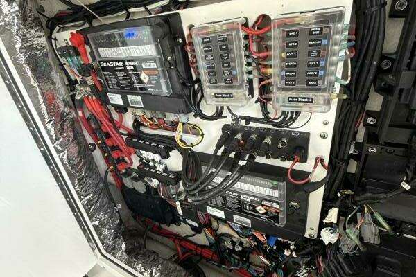 Sportsman 352 Open Yacht For Sale