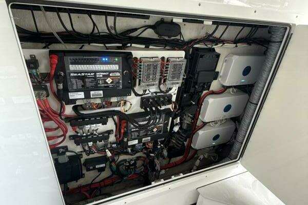 Sportsman 352 Open Yacht For Sale