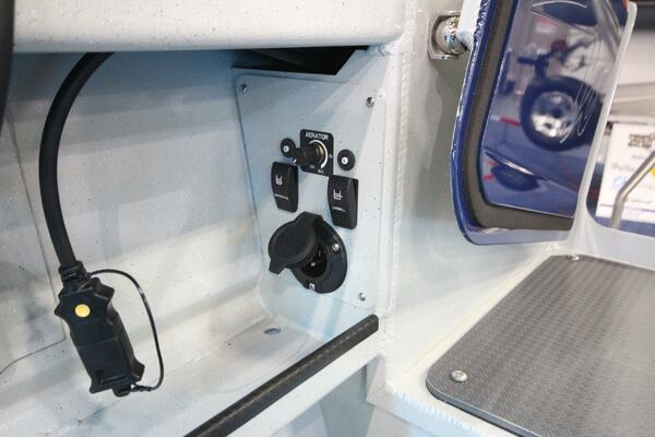 Boat Show Special Pricing 26ft Weldcraft Yacht For Sale