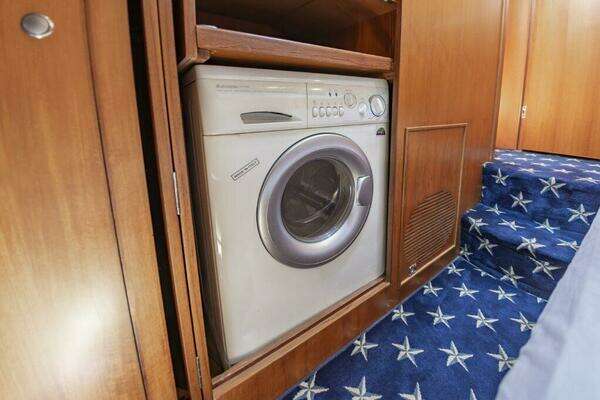 Ocean Alexander 52 Sedan Yacht For Sale