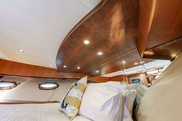 Ocean Alexander 52 Sedan Yacht For Sale