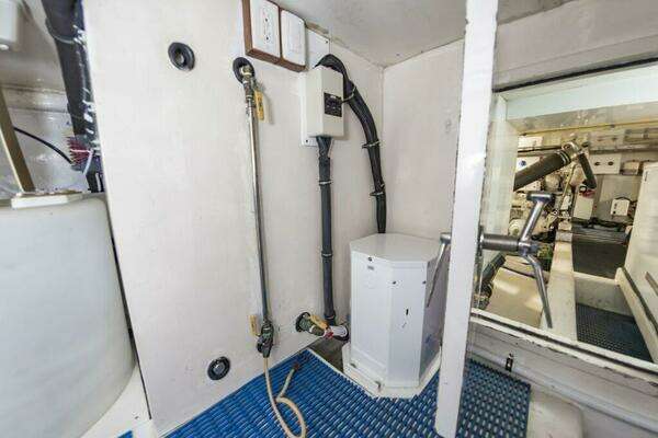 Ocean Alexander 52 Sedan Yacht For Sale