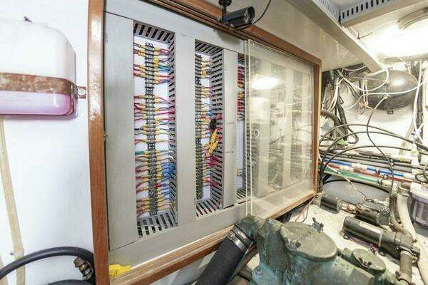 Ocean Alexander 52 Sedan Yacht For Sale