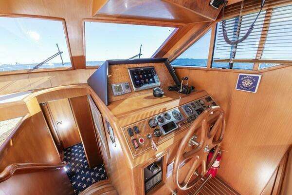 Ocean Alexander 52 Sedan Yacht For Sale