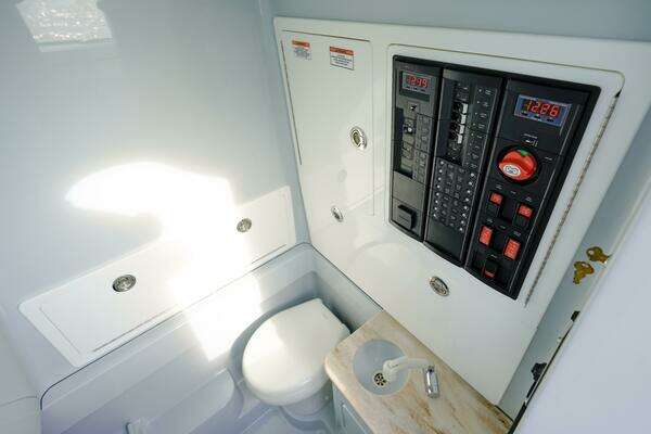 Valhalla Boatworks V-33 Yacht For Sale