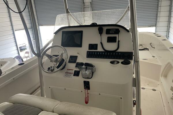 23ft Twin Vee Yacht For Sale