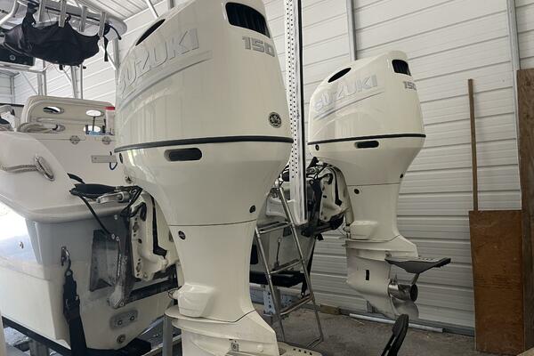 23ft Twin Vee Yacht For Sale