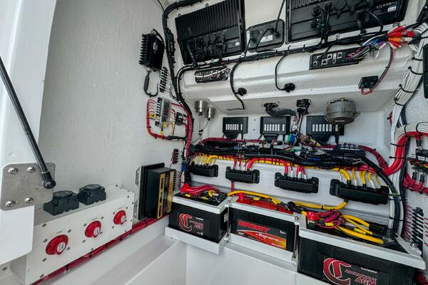 33ft Front Runner Yacht For Sale