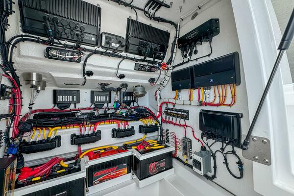 33ft Front Runner Yacht For Sale