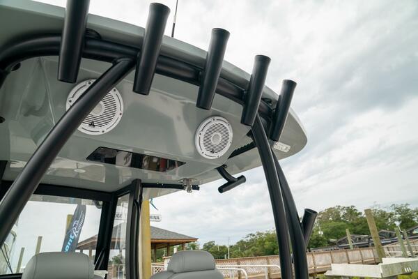 33 CC 33ft Front Runner Yacht For Sale