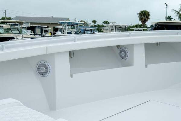 33ft Front Runner Yacht For Sale