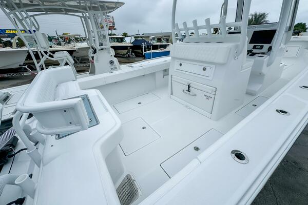 33ft Front Runner Yacht For Sale