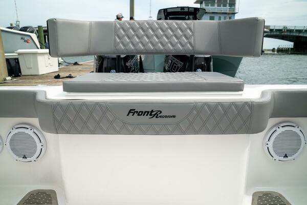 33 CC 33ft Front Runner Yacht For Sale