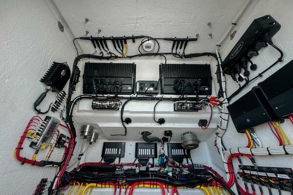 33ft Front Runner Yacht For Sale