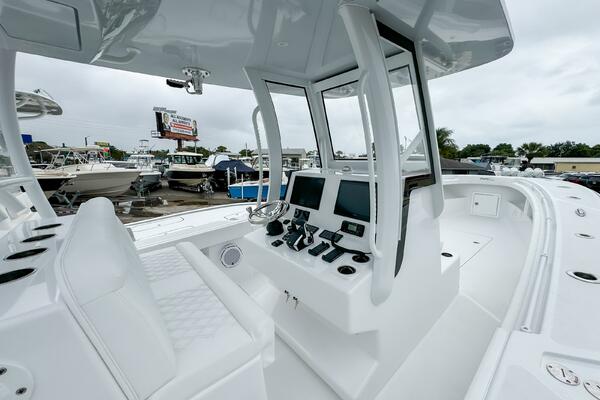 33ft Front Runner Yacht For Sale