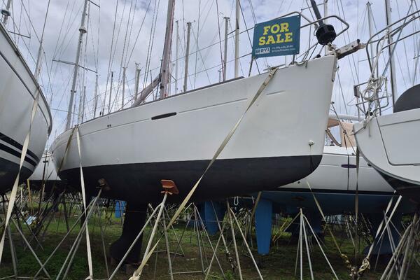 Libertas  40ft Beneteau Yacht For Sale