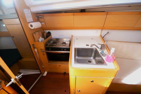 Libertas  40ft Beneteau Yacht For Sale