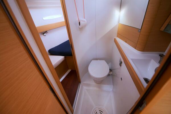 Libertas  40ft Beneteau Yacht For Sale