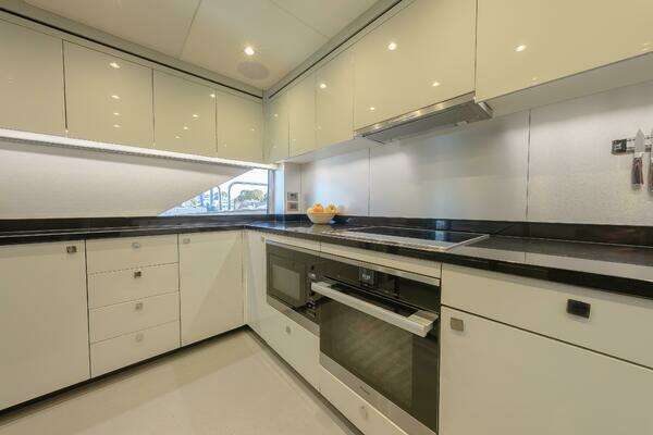 Sunseeker 95 Yacht Yacht For Sale