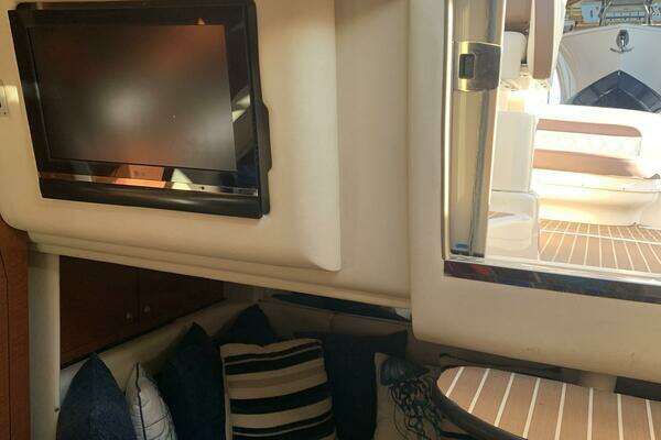 Photo of the 2005 Sea Ray 340 Sundancer "Maximus"