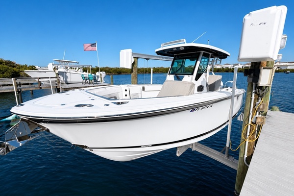 2023 Blackfin 272 CC
