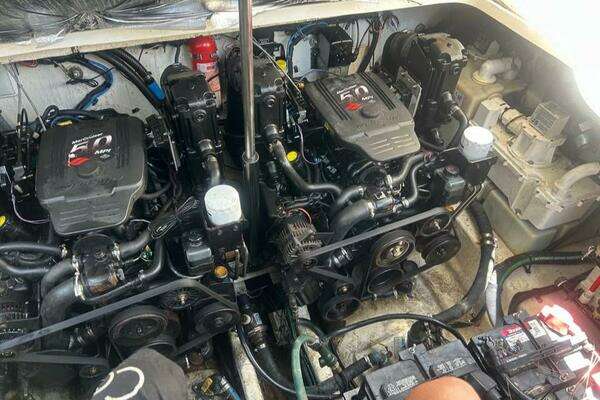 Photo of the 2006 Sea Ray 300 Sundancer "Pura Vida"