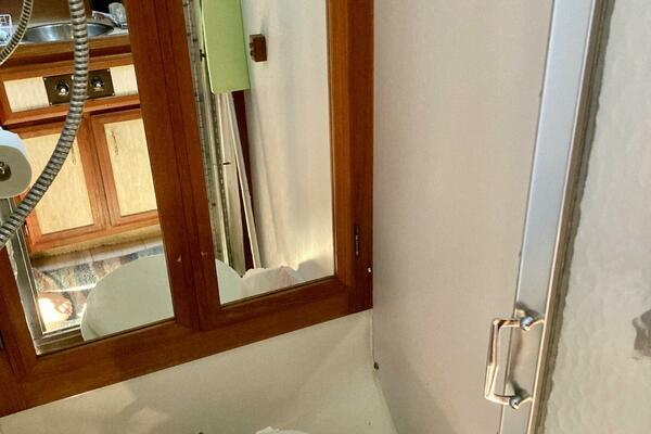 36ft Carver Yacht For Sale