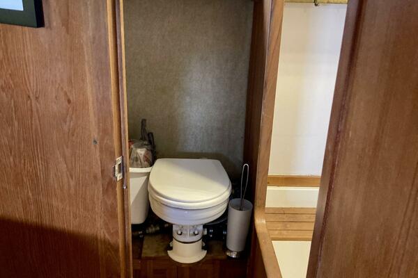 36ft Carver Yacht For Sale