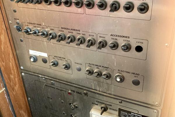 36ft Carver Yacht For Sale