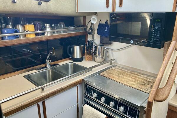 36ft Carver Yacht For Sale