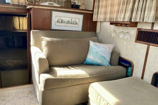 36ft Carver Yacht For Sale